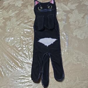 Adorable Black and White Cat Shaped Hanging Towel